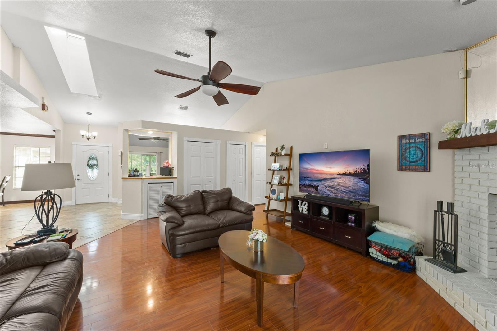 Image 17 of 38 For 340 Inglenook Circle