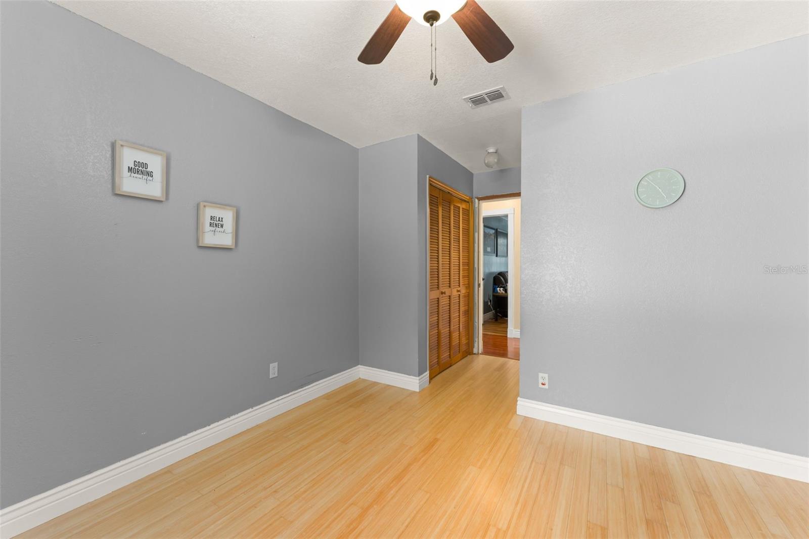 Image 25 of 38 For 340 Inglenook Circle