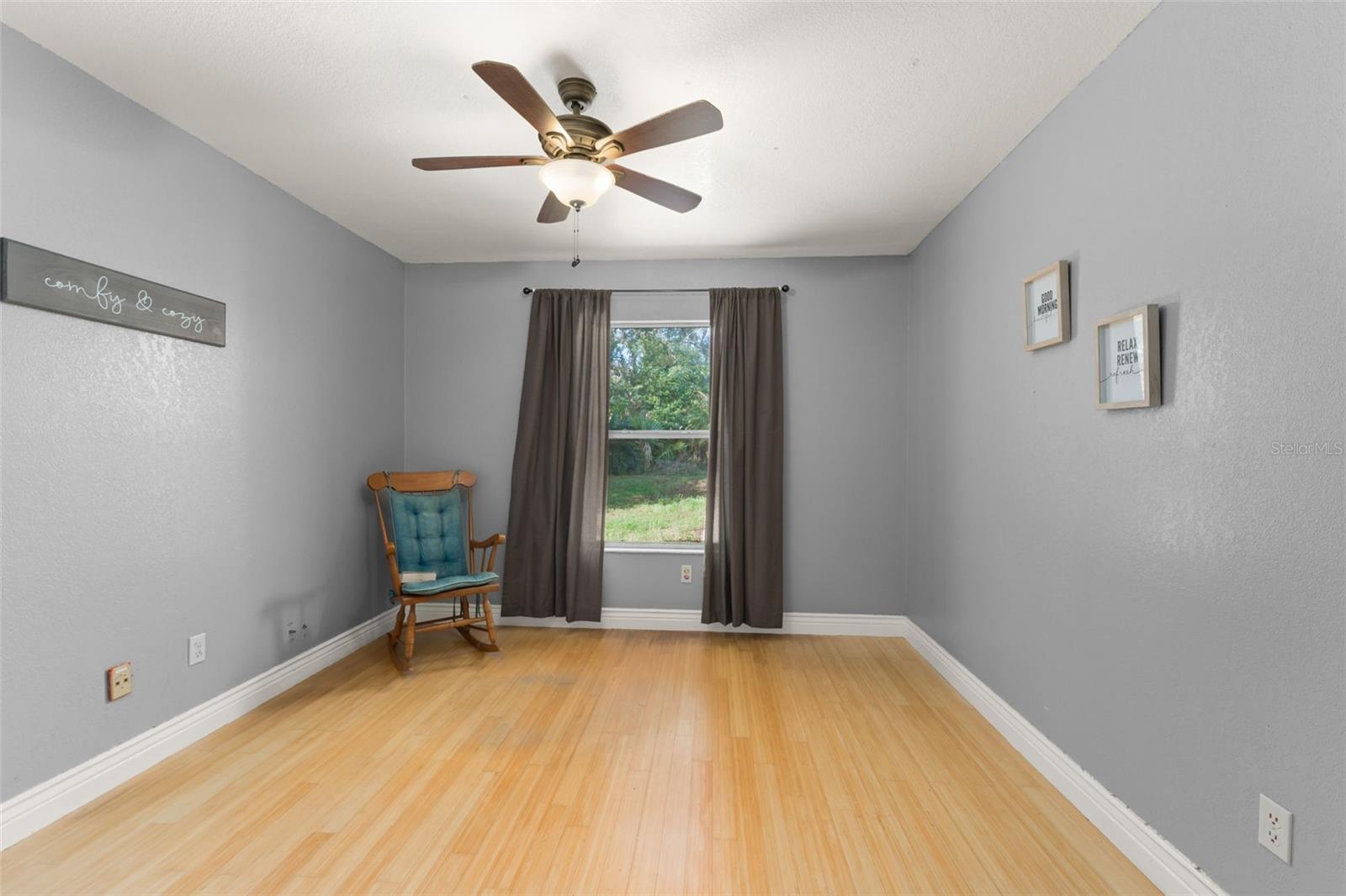 Image 26 of 38 For 340 Inglenook Circle