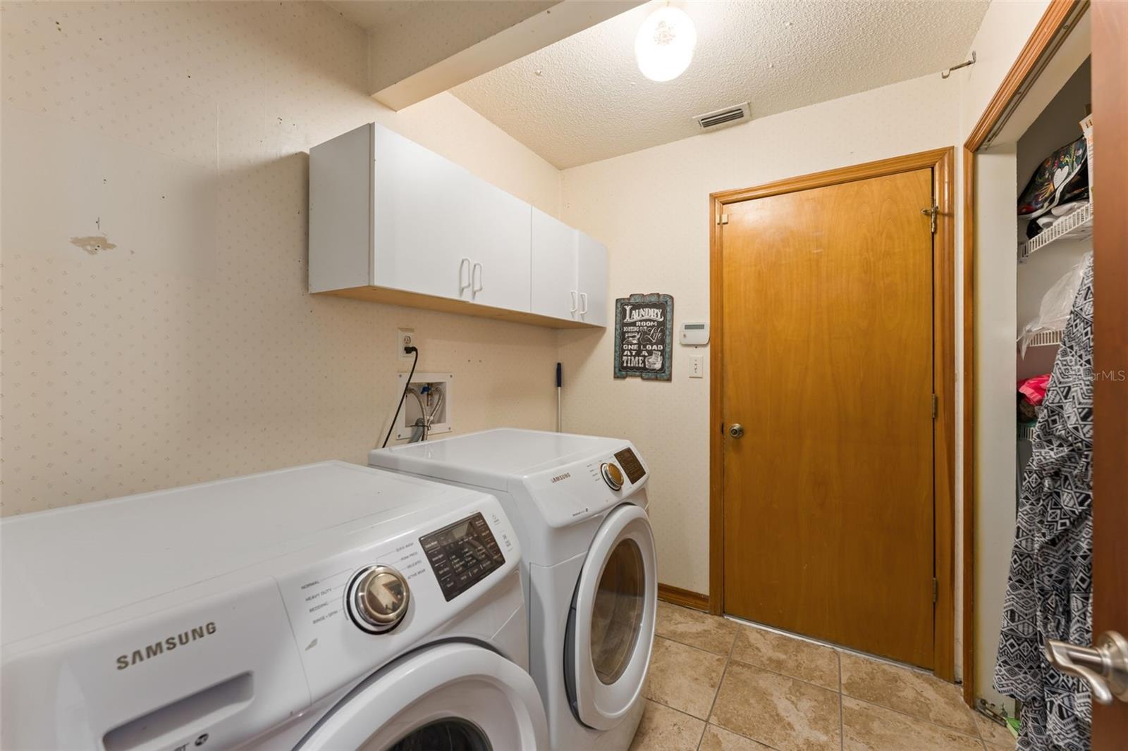 Image 28 of 38 For 340 Inglenook Circle