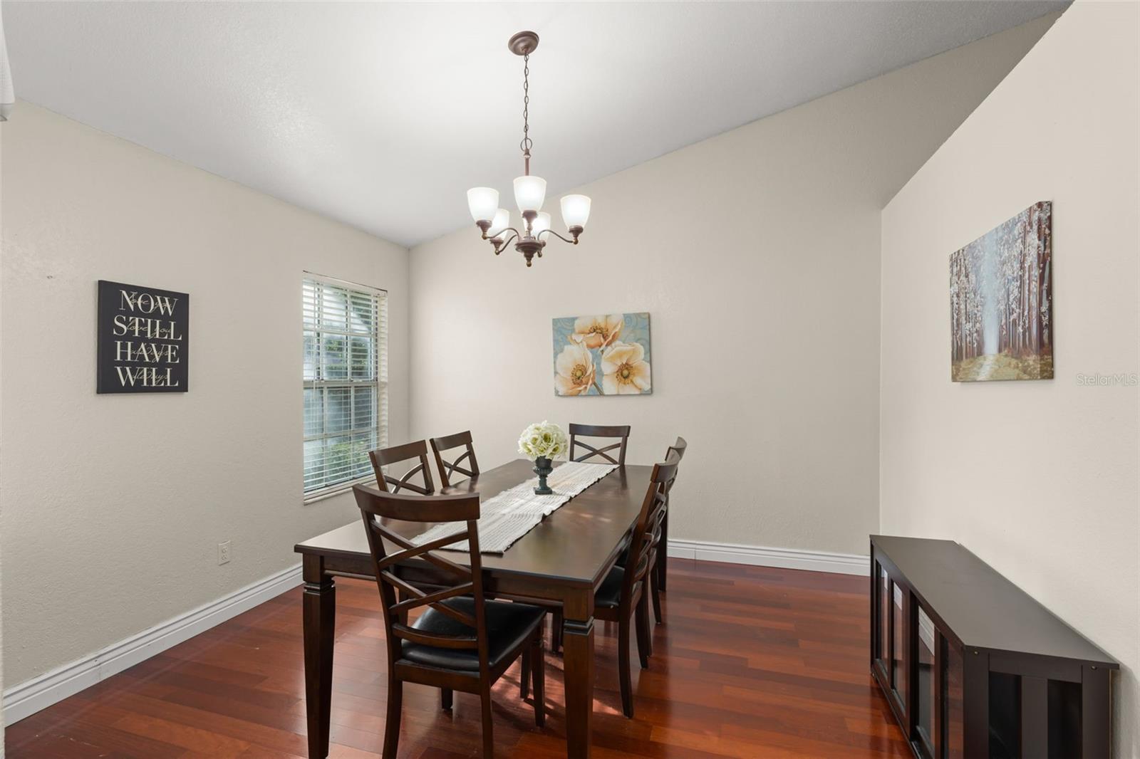 Image 3 of 38 For 340 Inglenook Circle