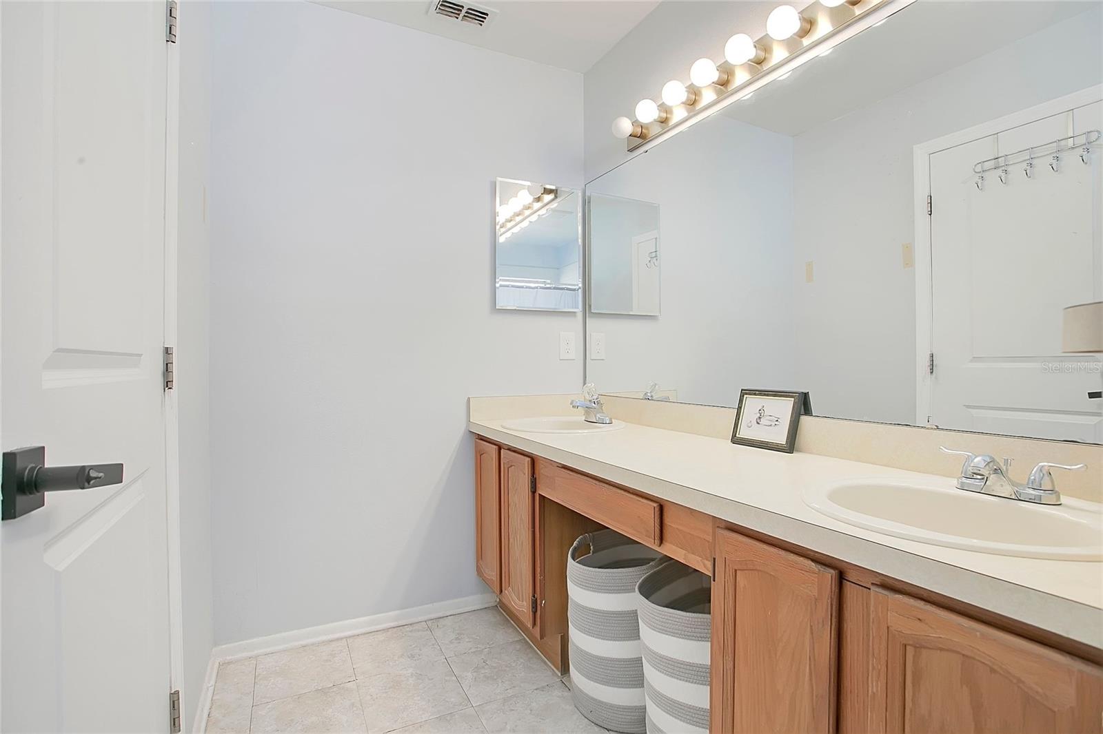 Image 15 of 34 For 1223 Lacey Oak Drive