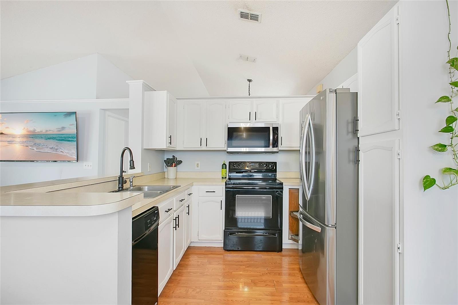 Image 4 of 34 For 1223 Lacey Oak Drive