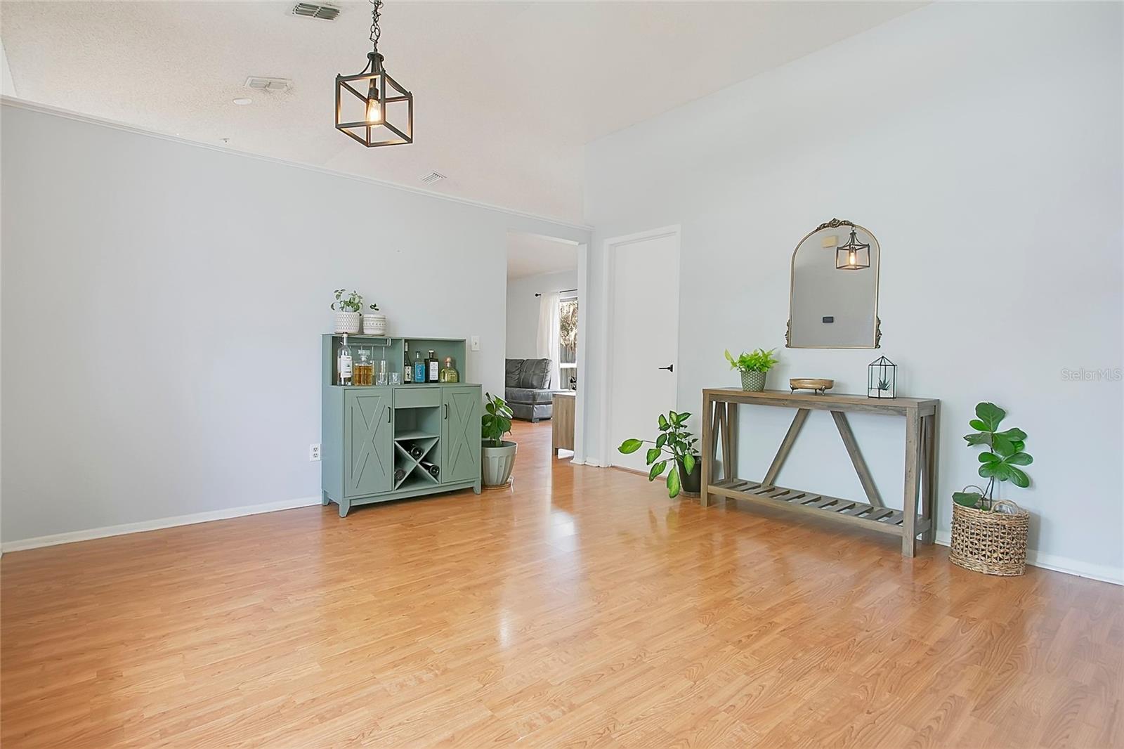 Image 7 of 34 For 1223 Lacey Oak Drive