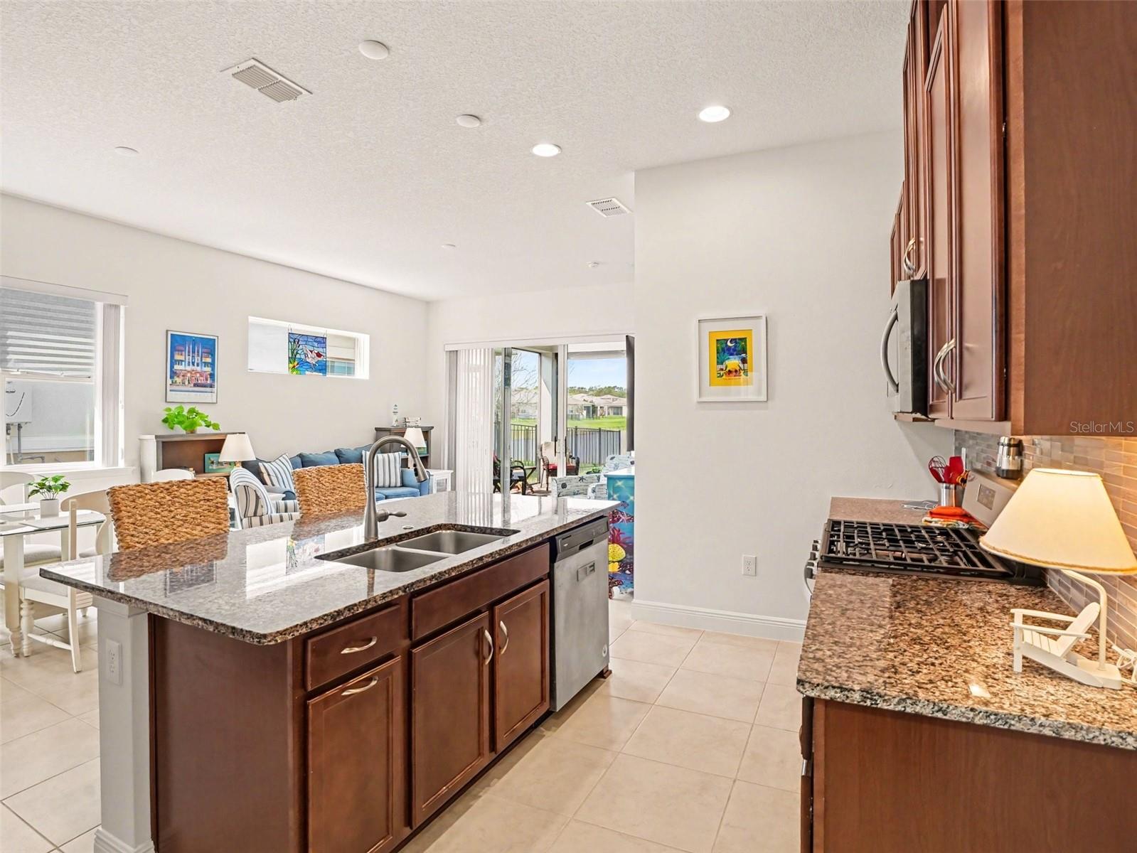 Image 10 of 30 For 2520 Yellow Brick Road