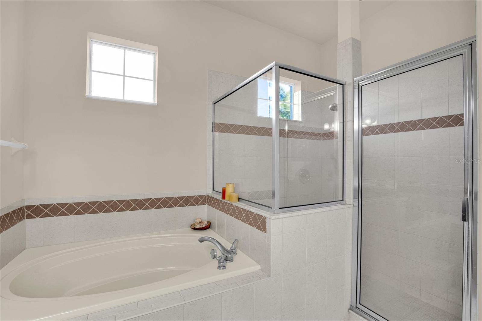 Image 27 of 55 For 3359 Locanda Circle