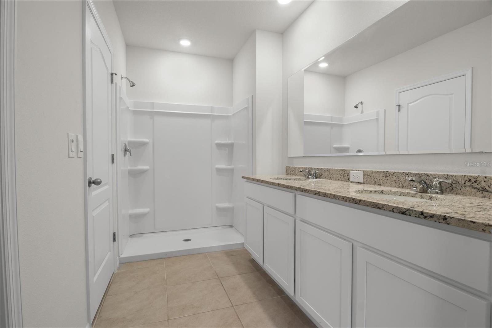 Image 14 of 26 For 1038 Victoria Parc Avenue