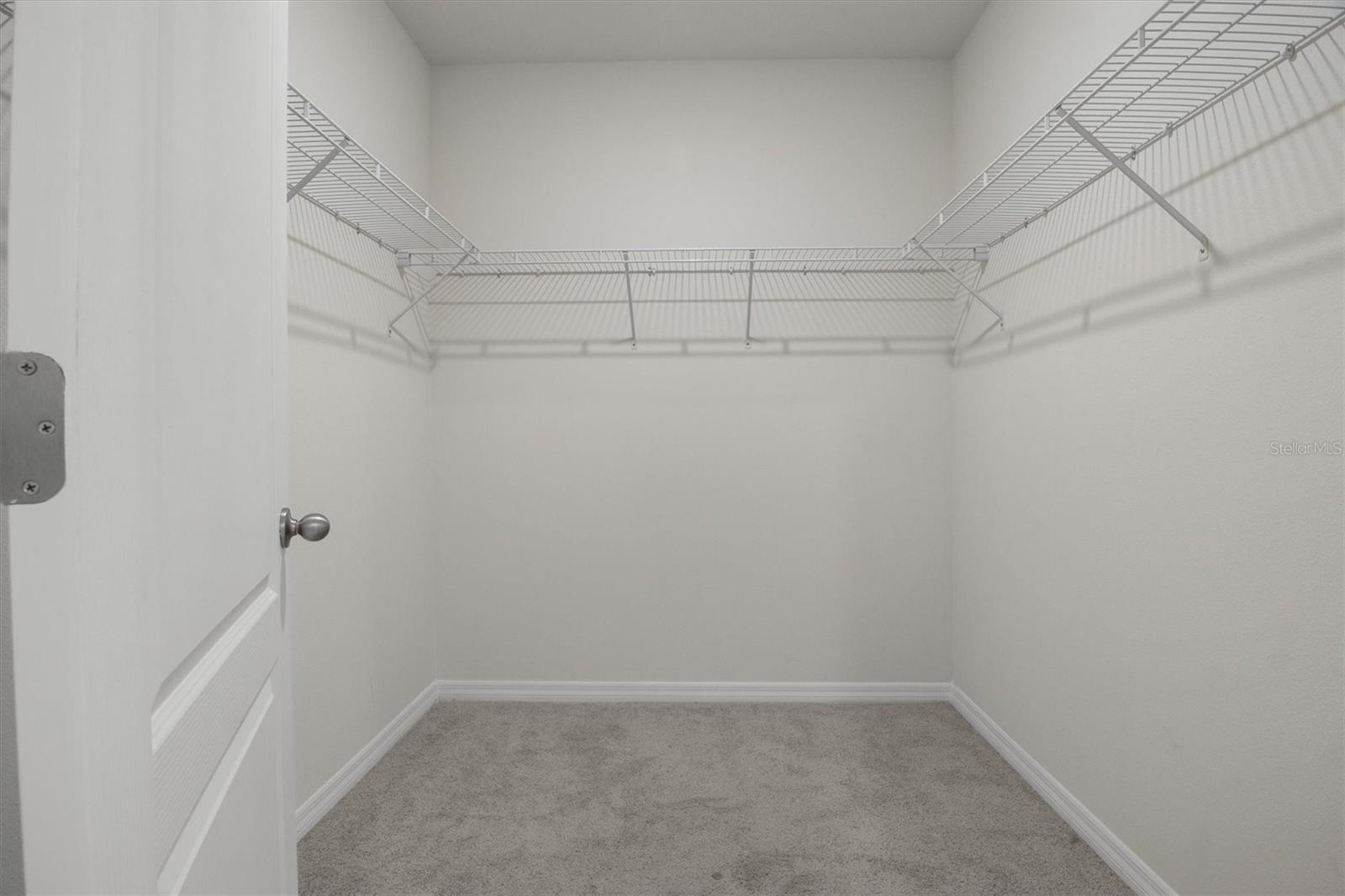 Image 15 of 26 For 1038 Victoria Parc Avenue