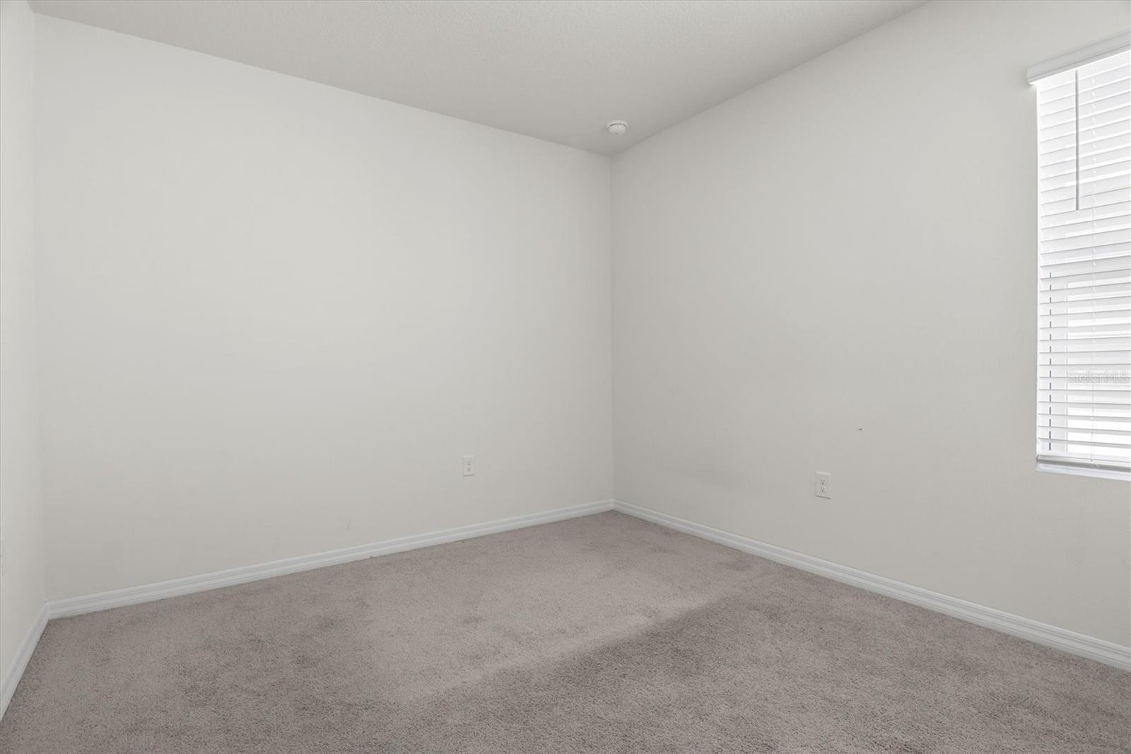 Image 16 of 26 For 1038 Victoria Parc Avenue