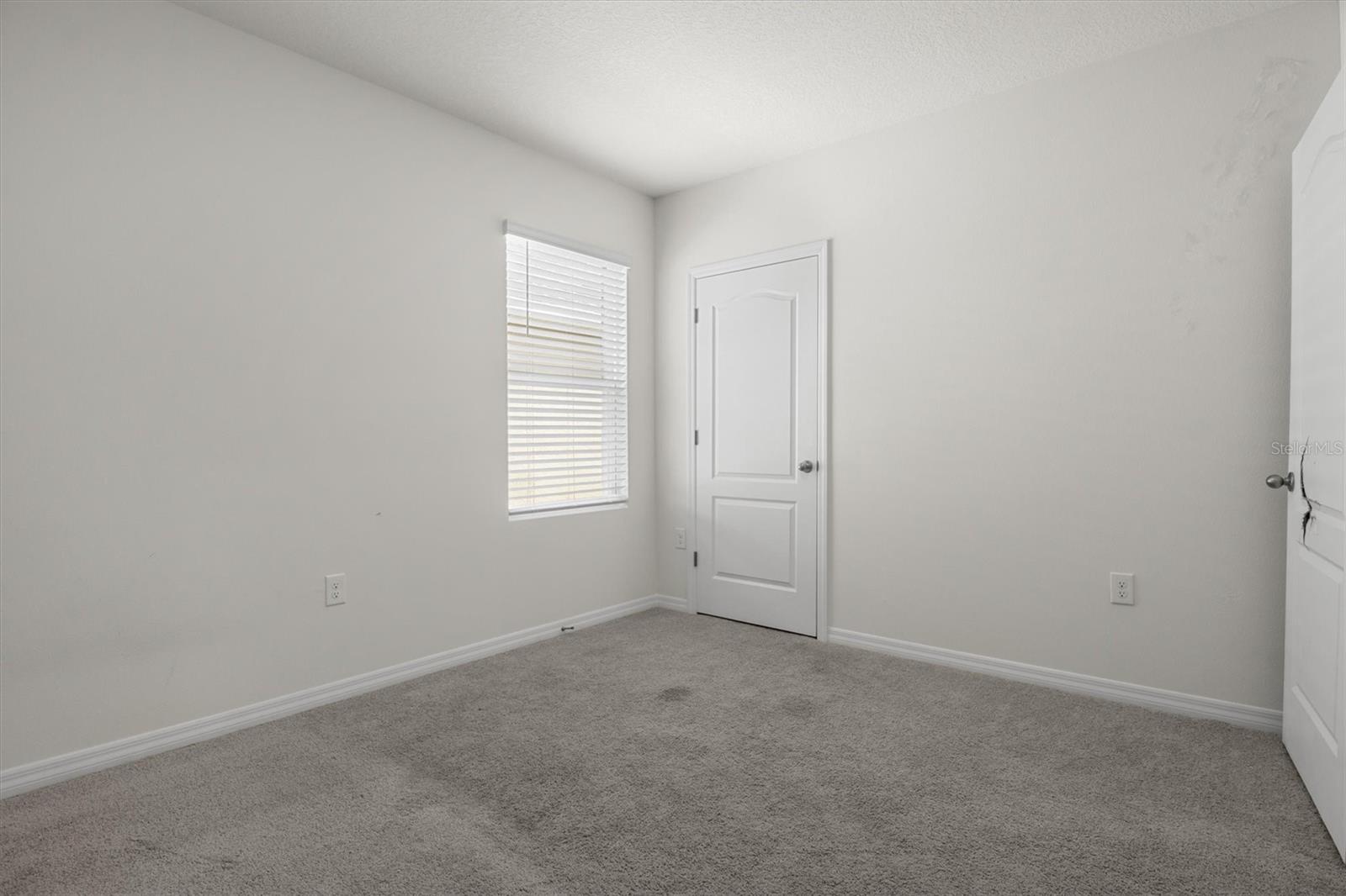 Image 17 of 26 For 1038 Victoria Parc Avenue