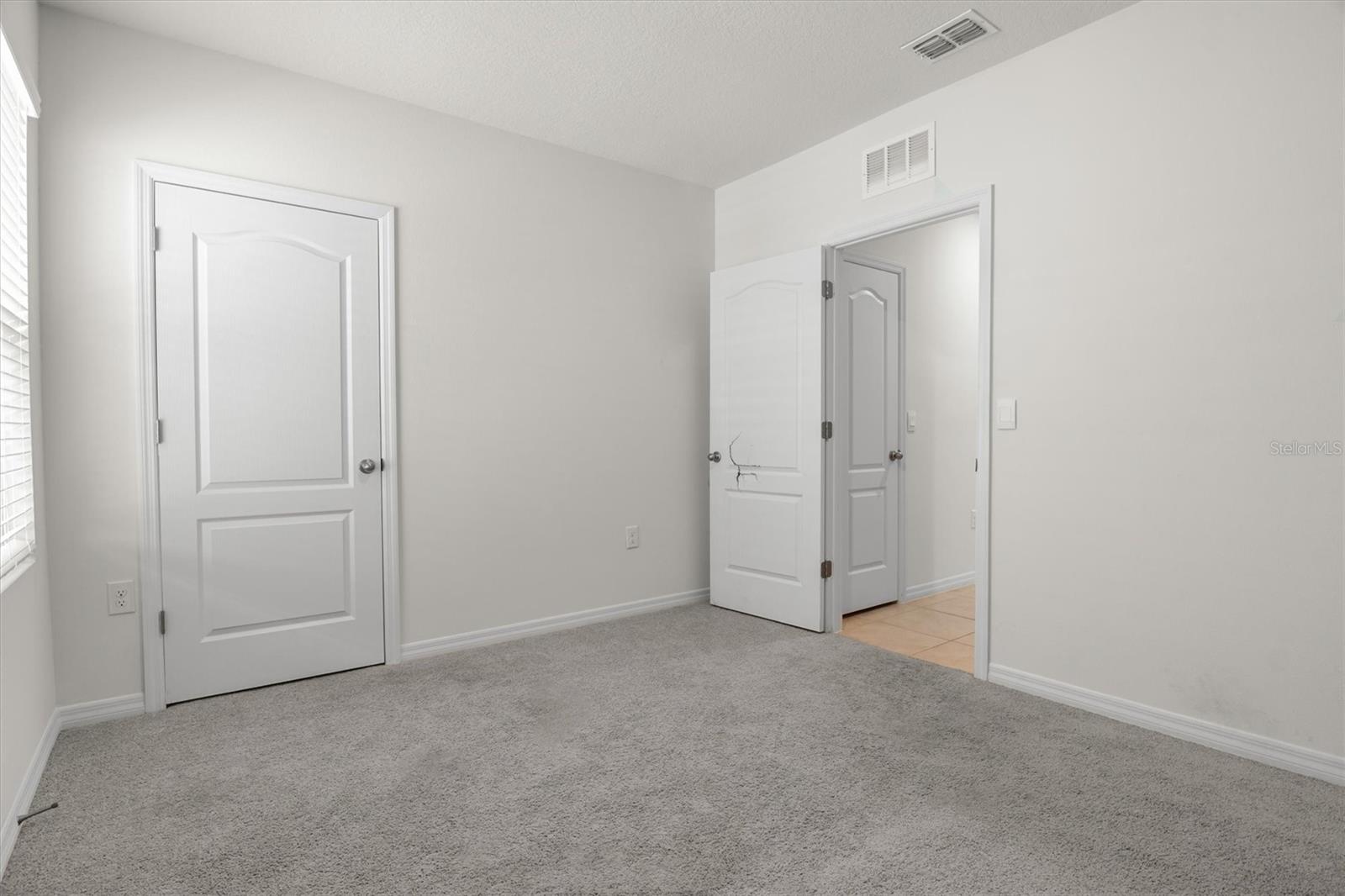 Image 18 of 26 For 1038 Victoria Parc Avenue