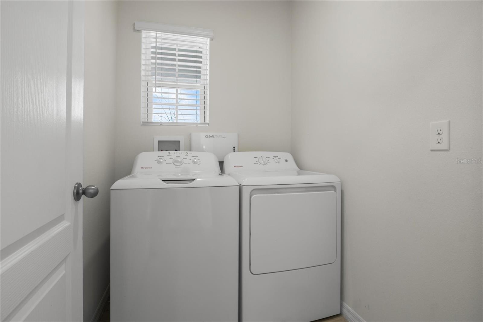 Image 22 of 26 For 1038 Victoria Parc Avenue