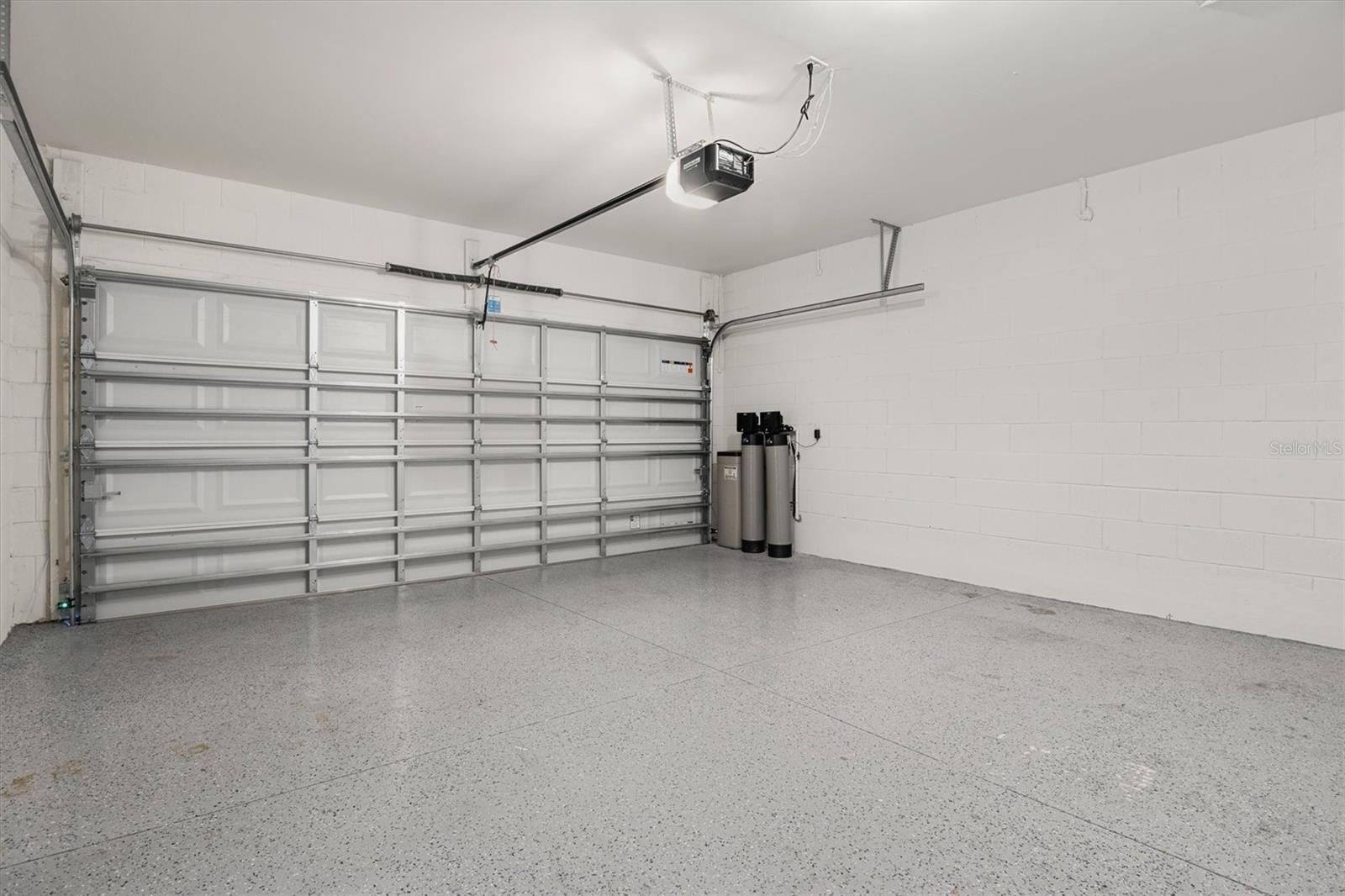 Image 23 of 26 For 1038 Victoria Parc Avenue