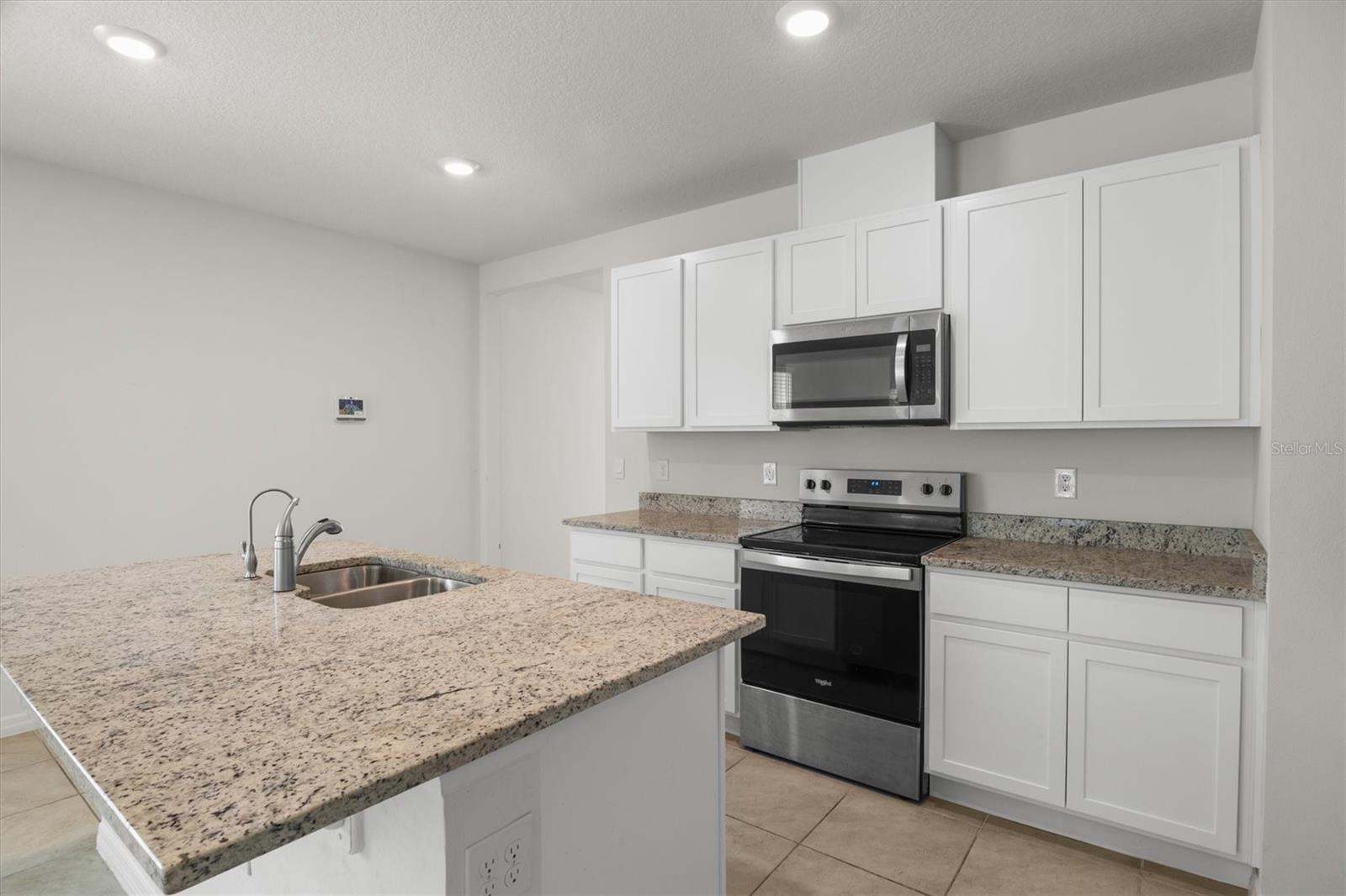 Image 6 of 26 For 1038 Victoria Parc Avenue