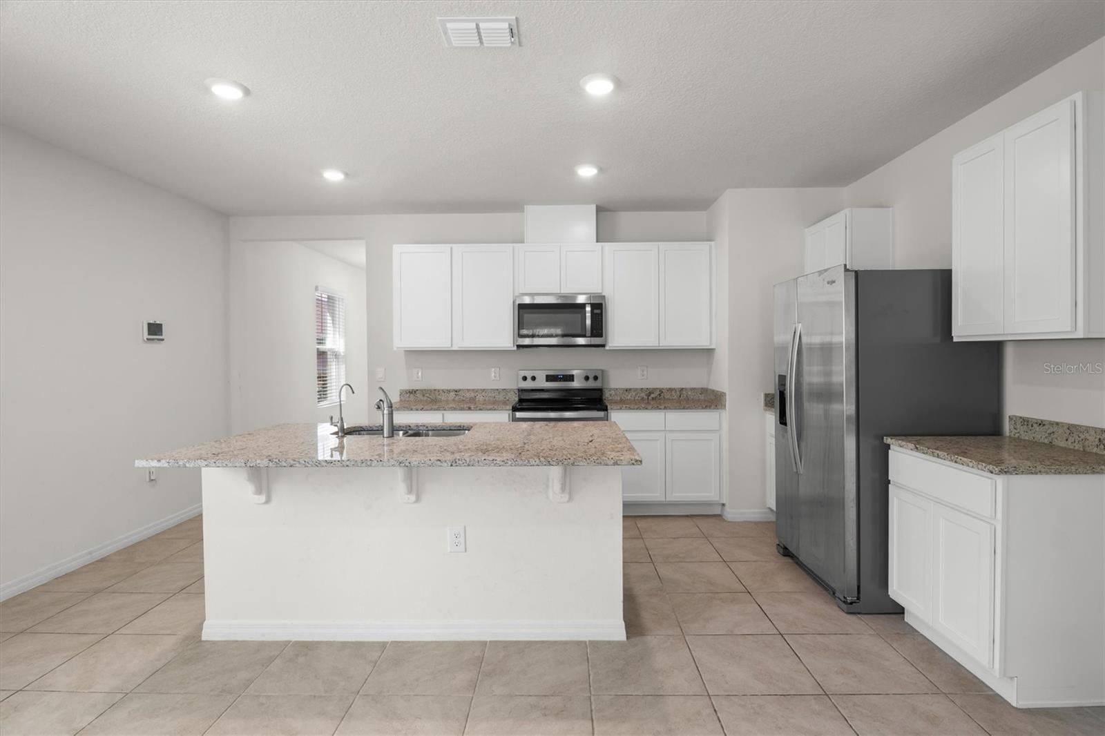 Image 7 of 26 For 1038 Victoria Parc Avenue