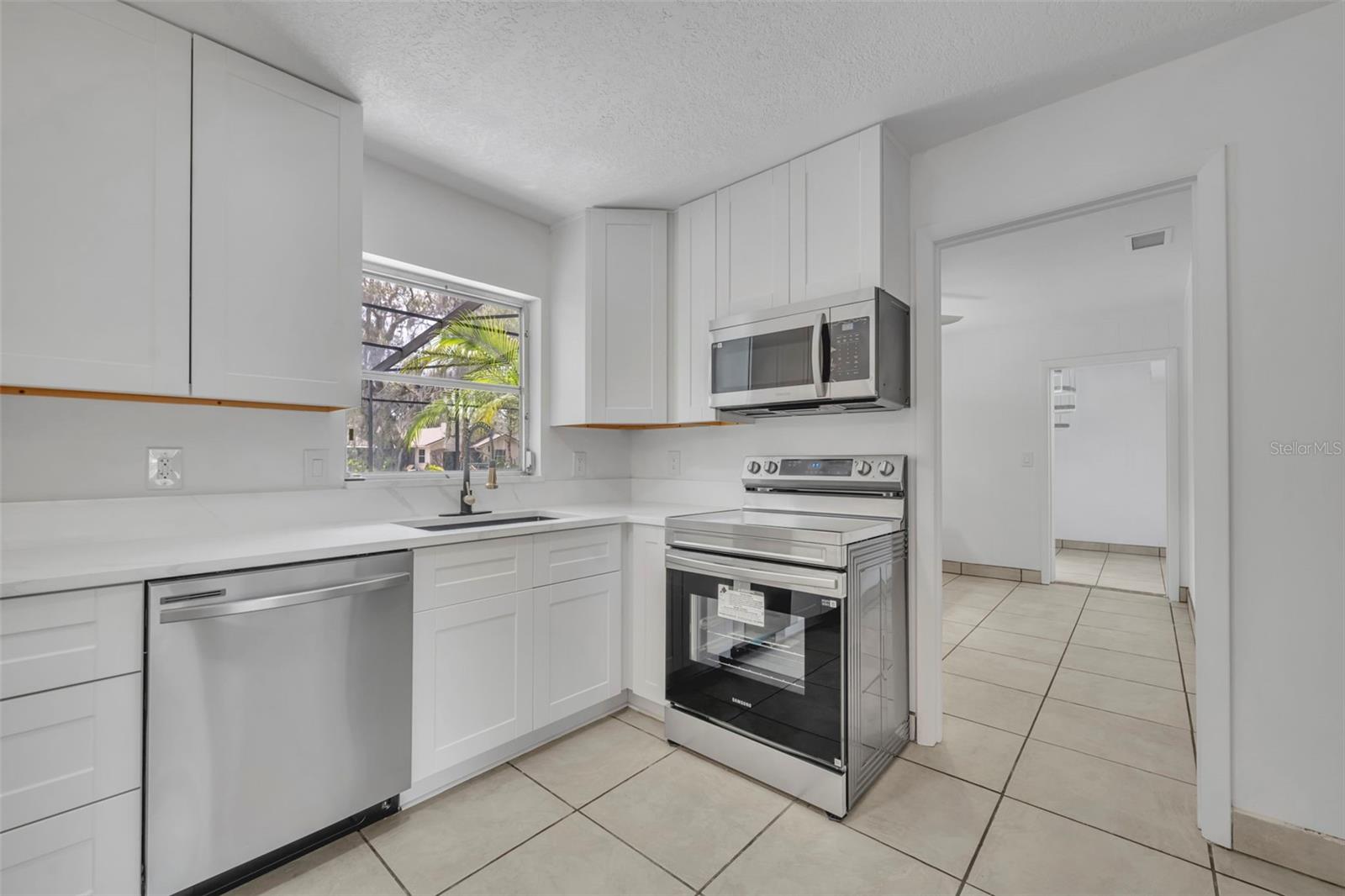 Image 13 of 47 For 5997 Sheryl Anita Street