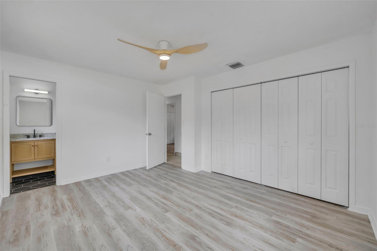 Image 17 of 47 For 5997 Sheryl Anita Street