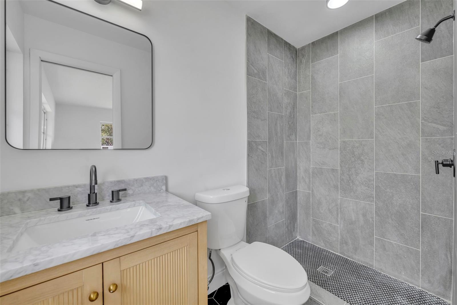 Image 18 of 47 For 5997 Sheryl Anita Street