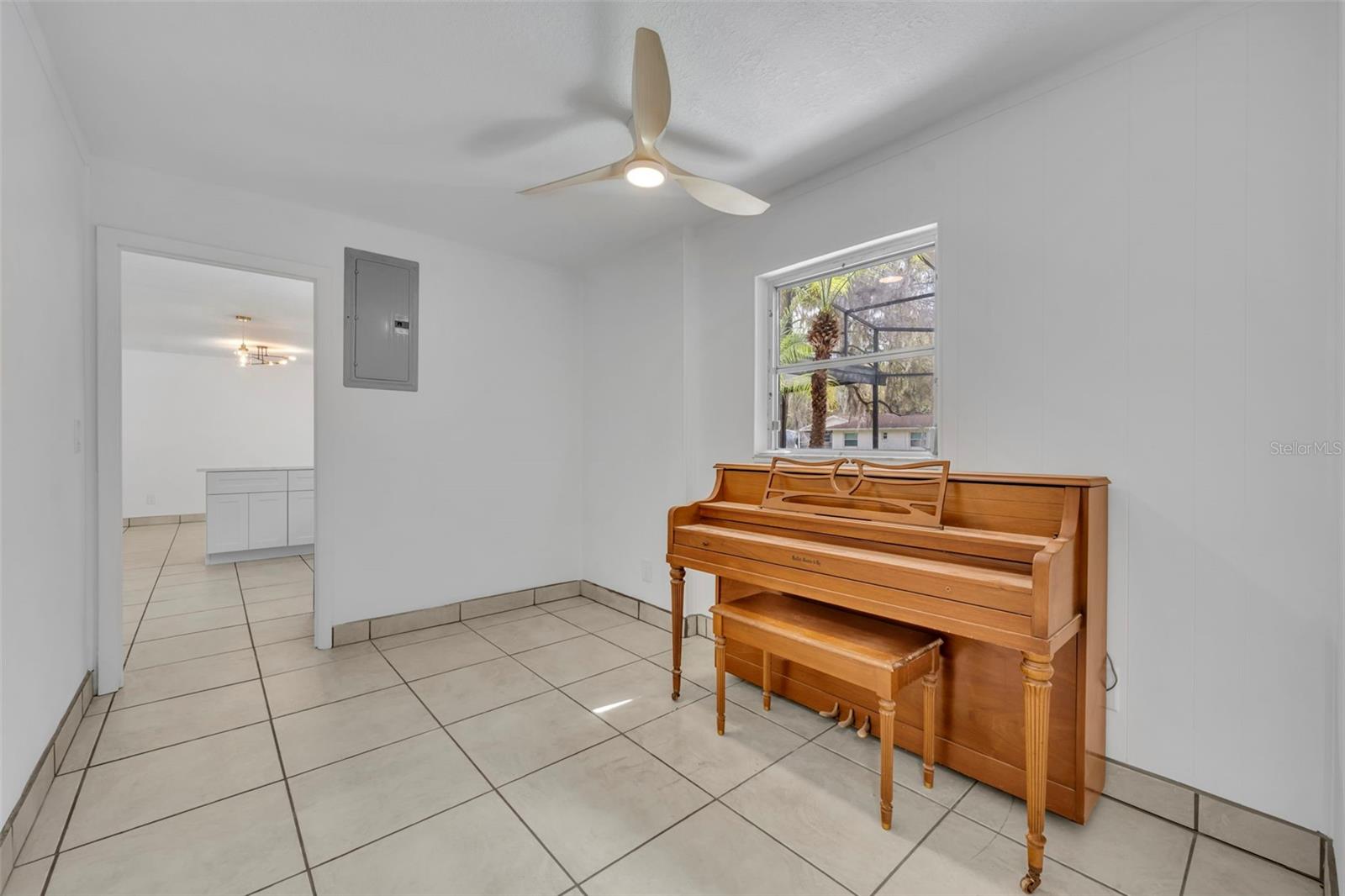 Image 21 of 47 For 5997 Sheryl Anita Street