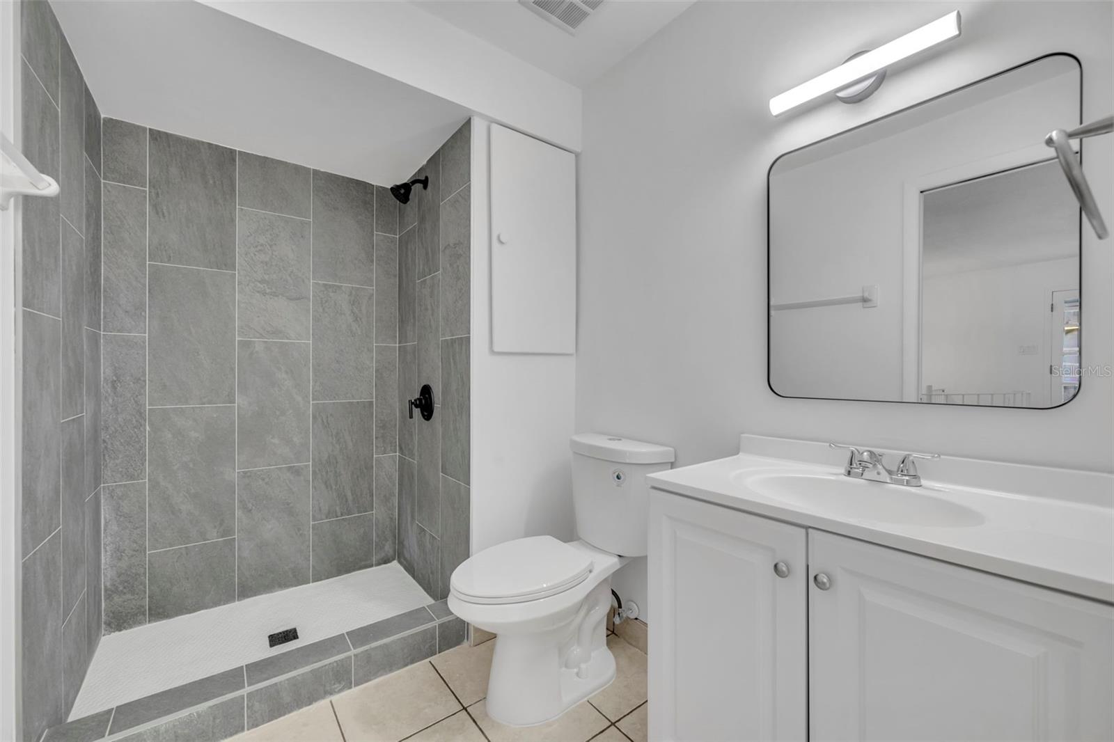 Image 27 of 47 For 5997 Sheryl Anita Street