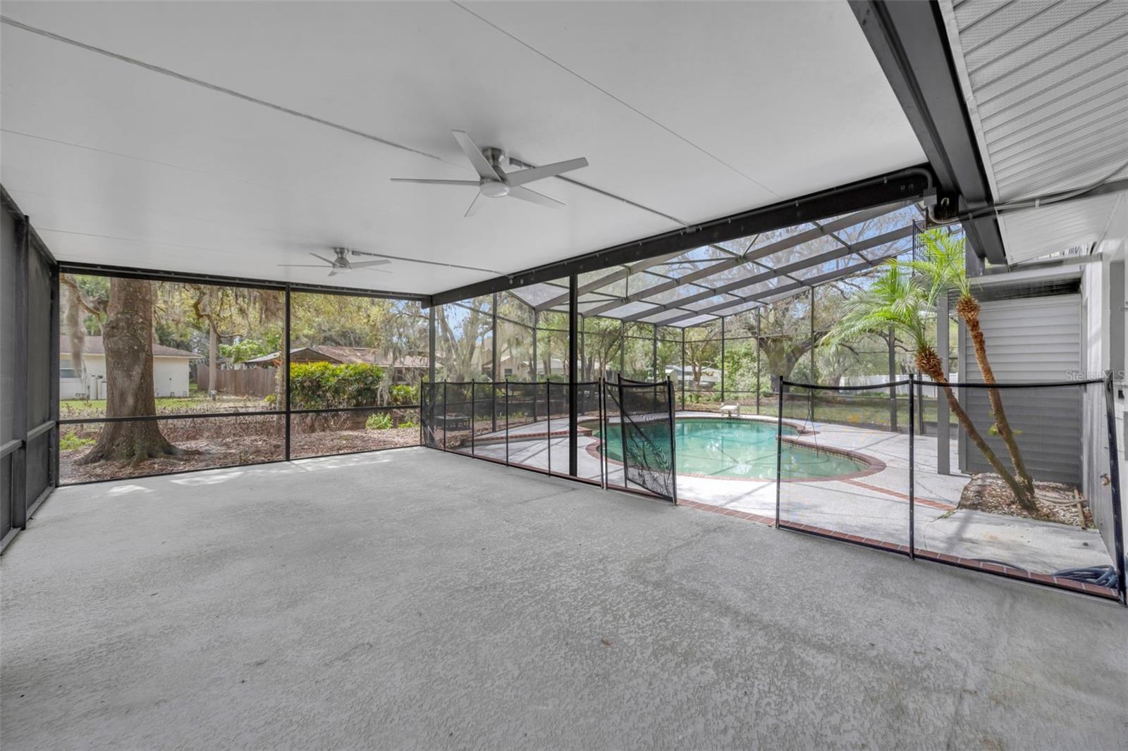 Image 30 of 47 For 5997 Sheryl Anita Street