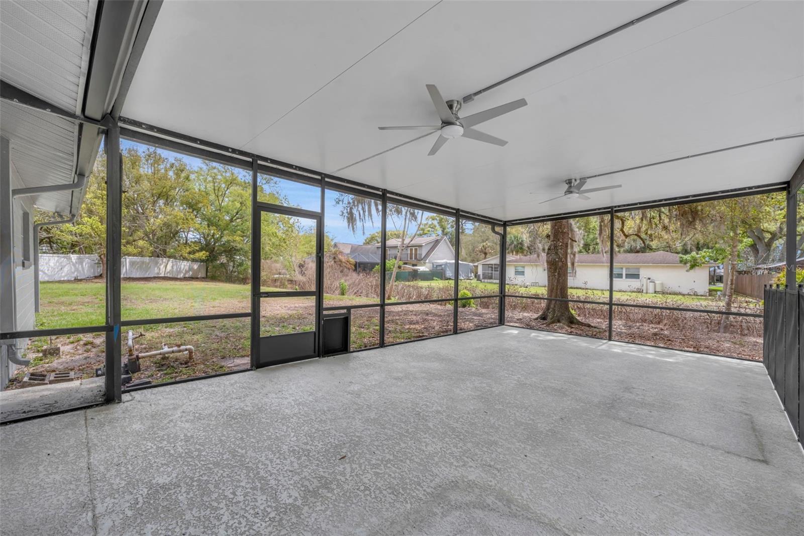 Image 31 of 47 For 5997 Sheryl Anita Street