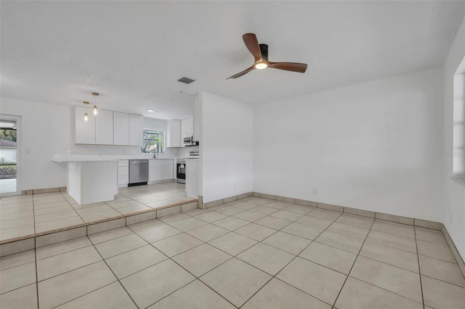 Image 6 of 47 For 5997 Sheryl Anita Street