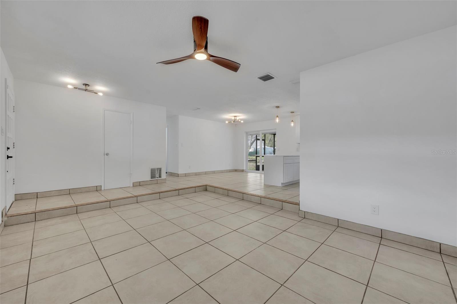 Image 7 of 47 For 5997 Sheryl Anita Street