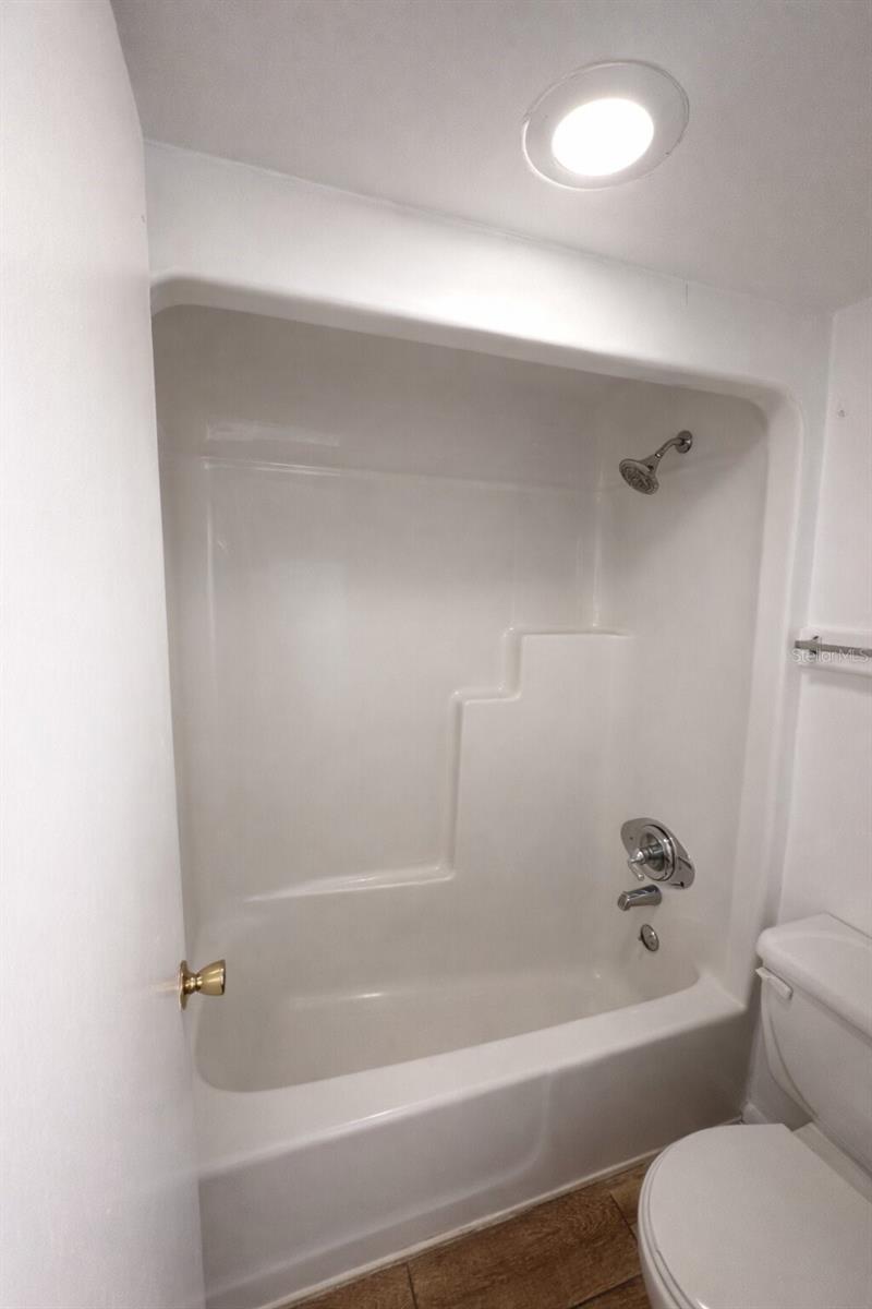 Image 11 of 14 For 2505 Alafaya Trail 8