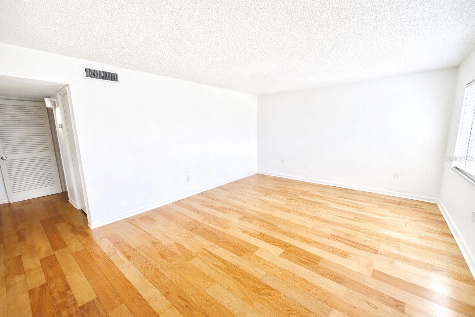 Image 3 of 14 For 2505 Alafaya Trail 8