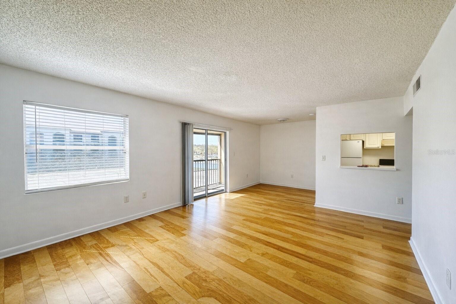 Image 4 of 14 For 2505 Alafaya Trail 8