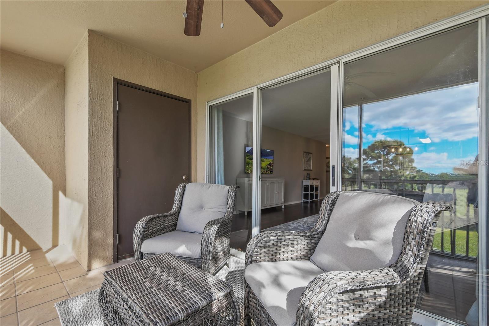 Image 17 of 22 For 13917 Fairway Island Drive 922