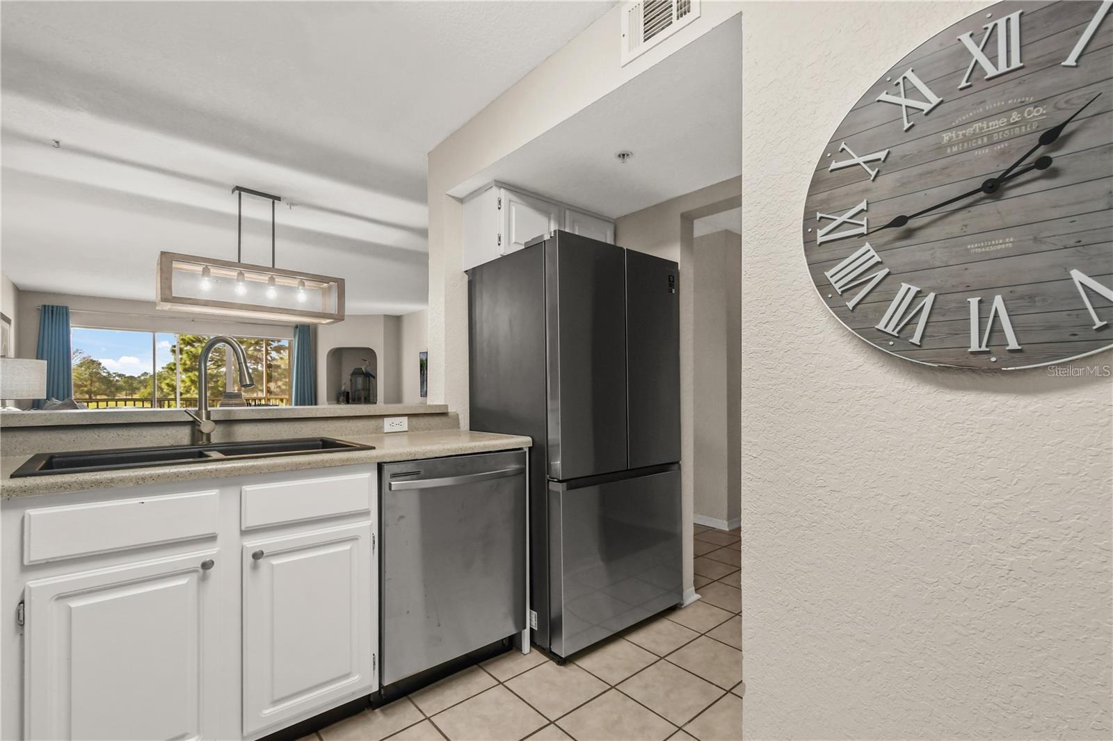 Image 3 of 22 For 13917 Fairway Island Drive 922