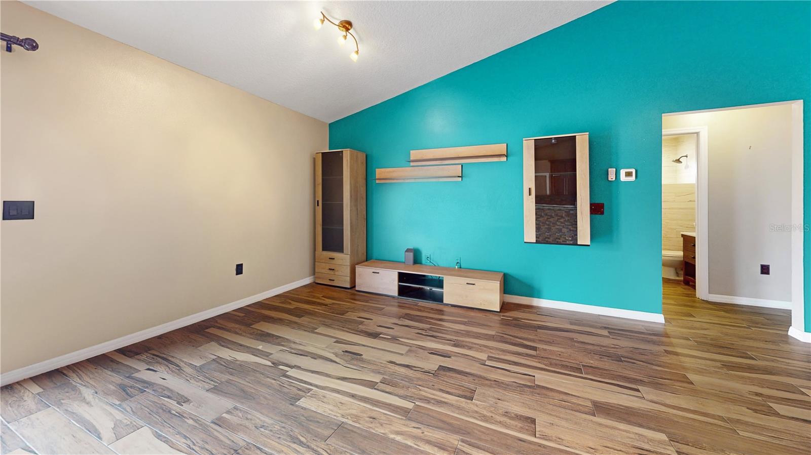 Image 10 of 35 For 33817 Secret Hill Drive