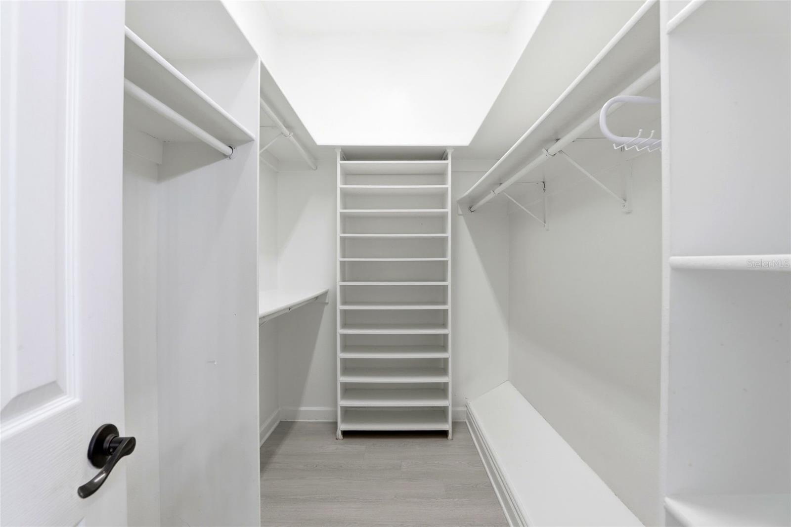 Image 23 of 43 For 8034 Landgrove Court