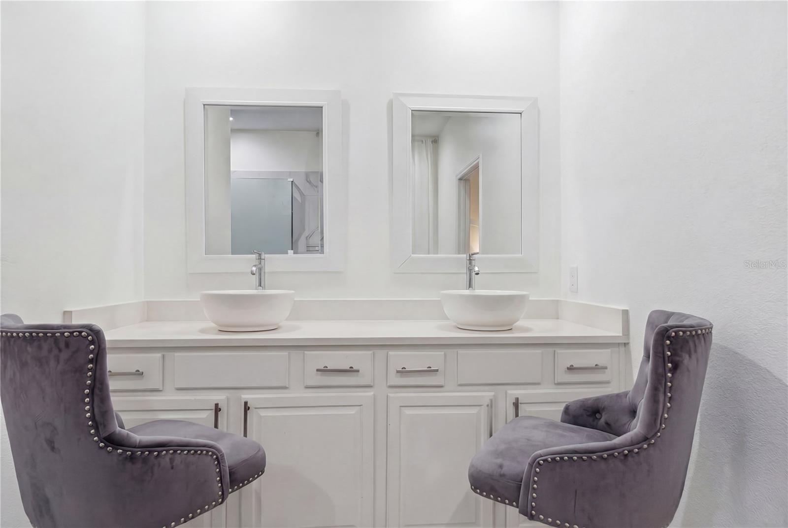 Image 21 of 48 For 13060 Hatherton Circle