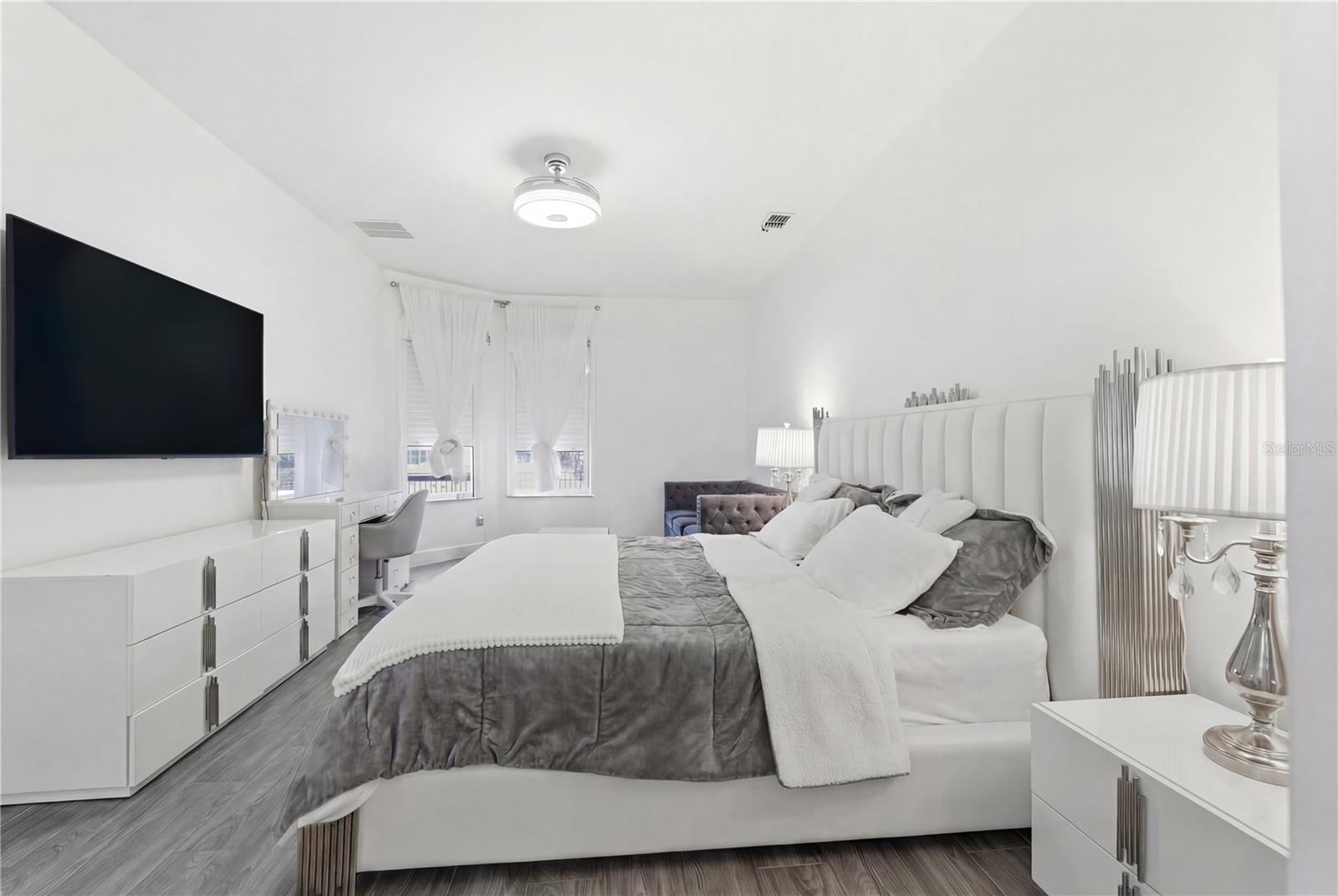 Image 23 of 48 For 13060 Hatherton Circle