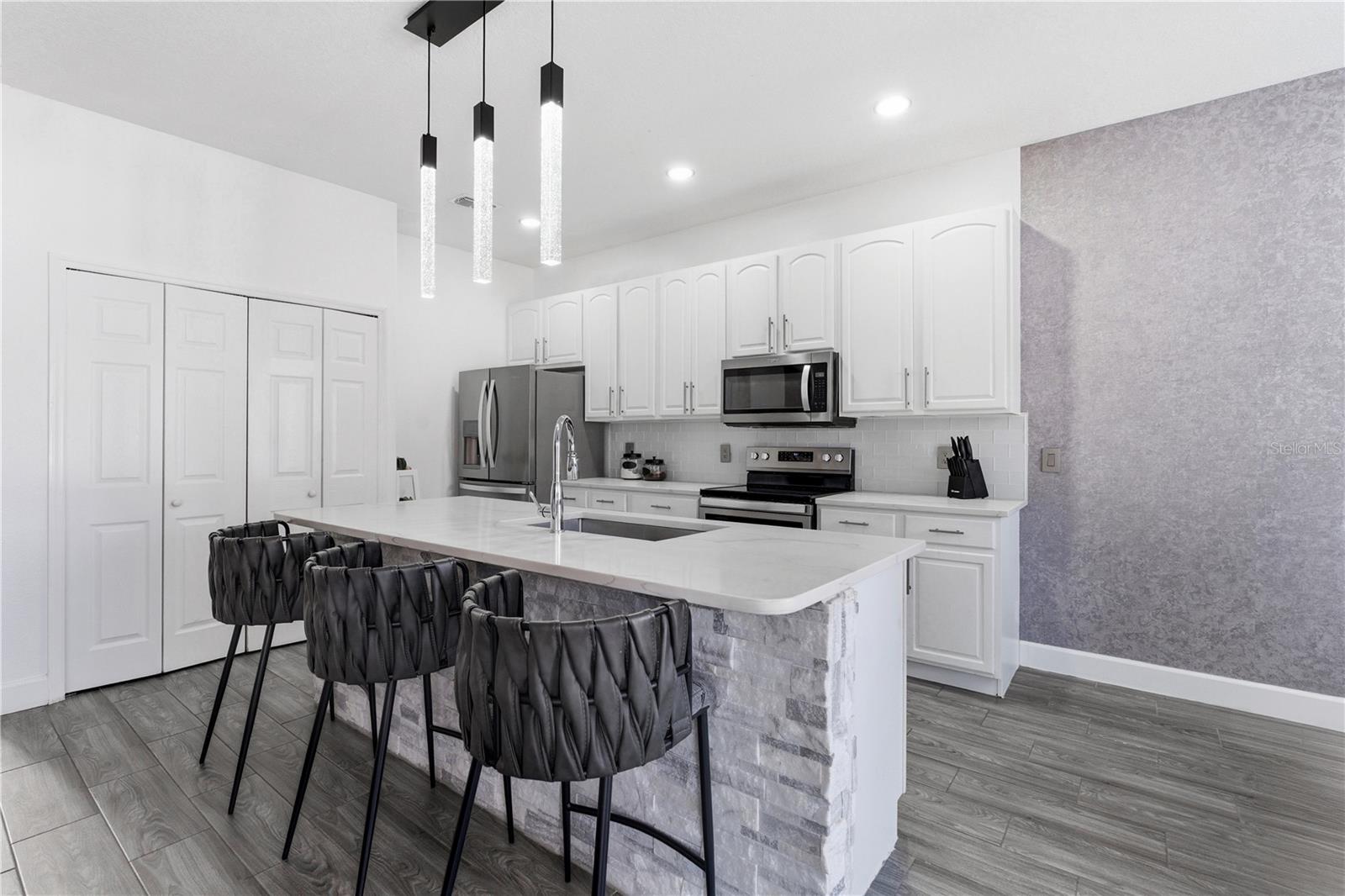 Image 31 of 48 For 13060 Hatherton Circle