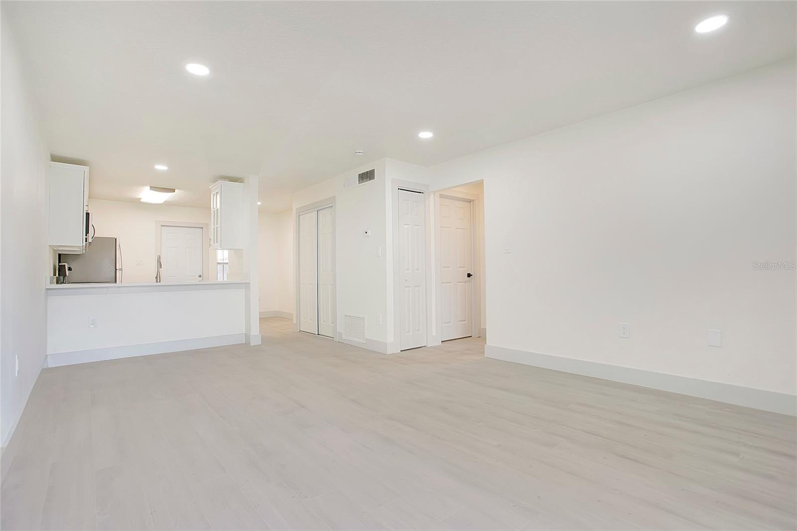 Image 7 of 18 For 2861 Willow Run