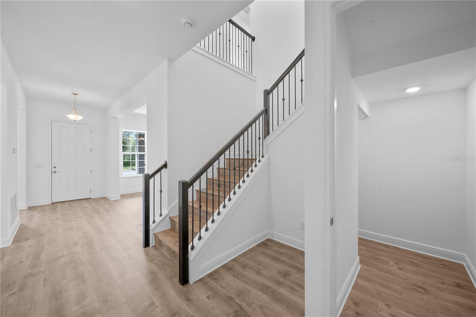 Image 13 of 45 For 18345 Mowry Court