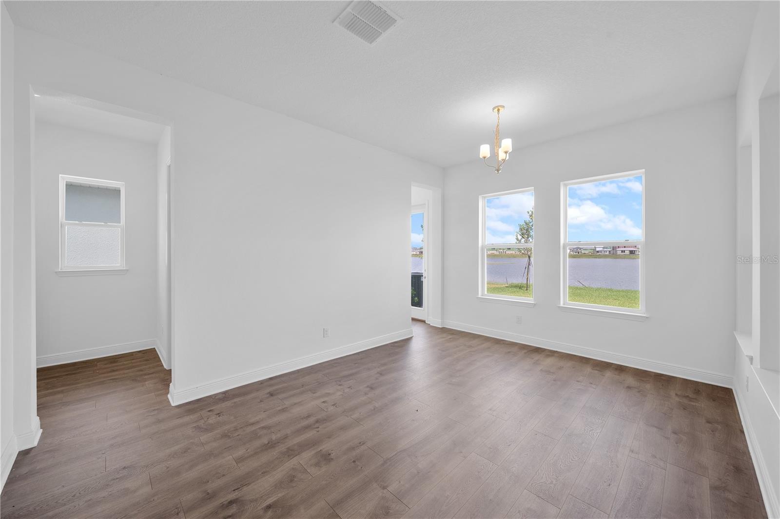 Image 21 of 45 For 18345 Mowry Court