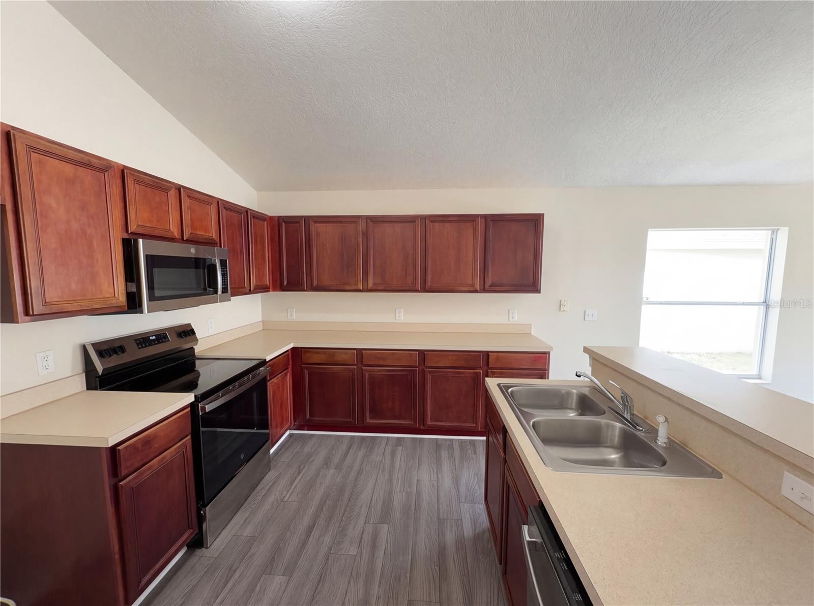 Image 11 of 24 For 2722 Randal Way