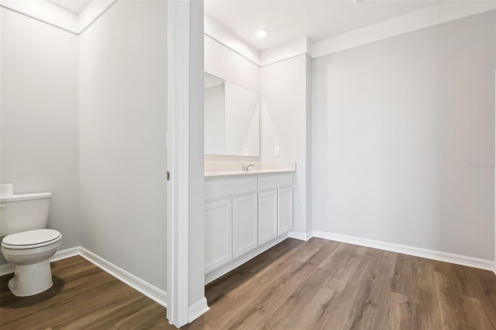 Image 31 of 36 For 4593 Barberry Avenue