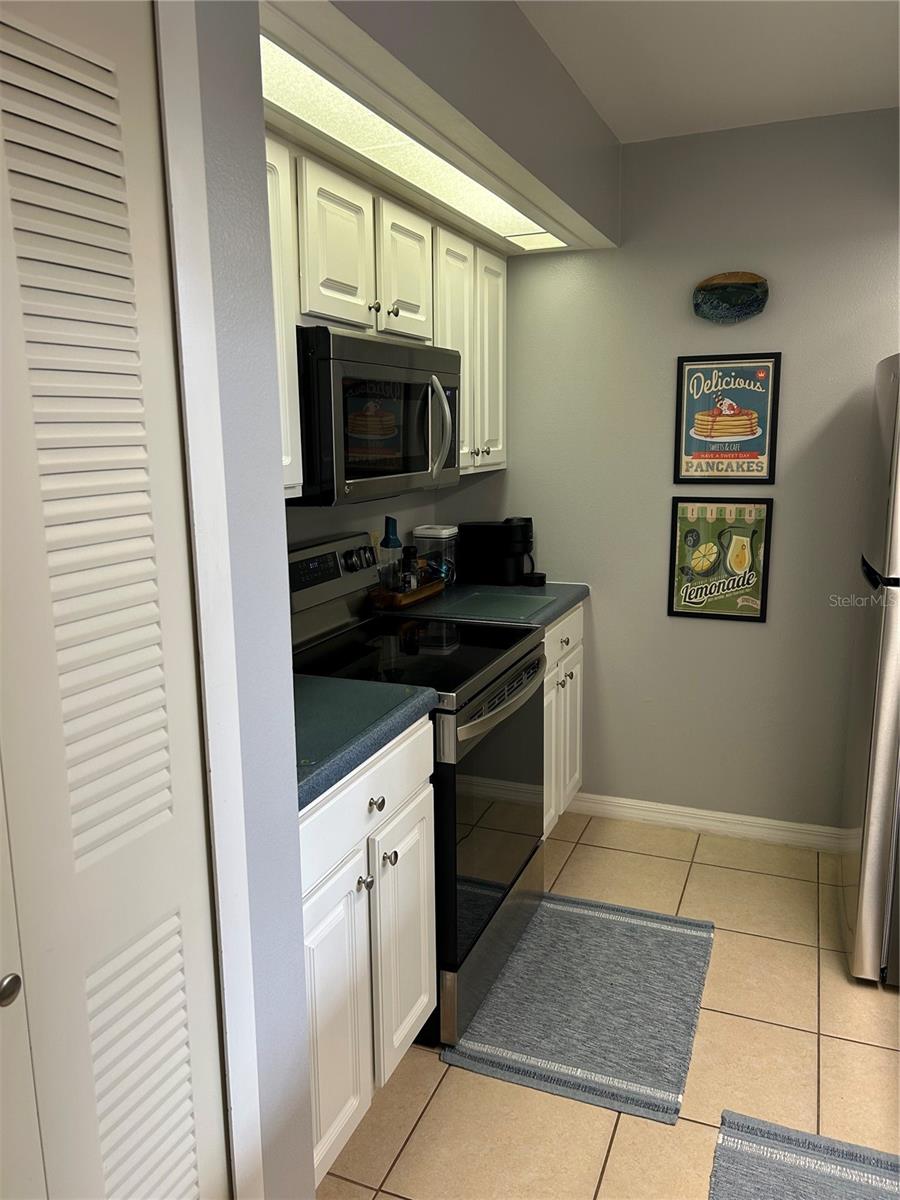 Image 4 of 20 For 499 Club Drive