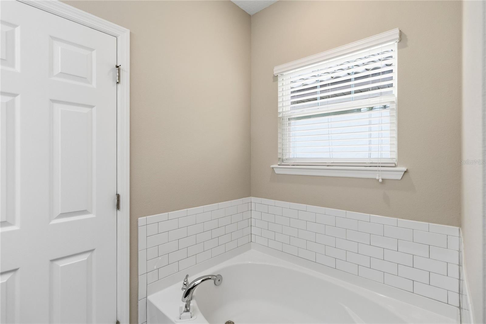 Image 18 of 33 For 9355 Tyrella Pine Trail