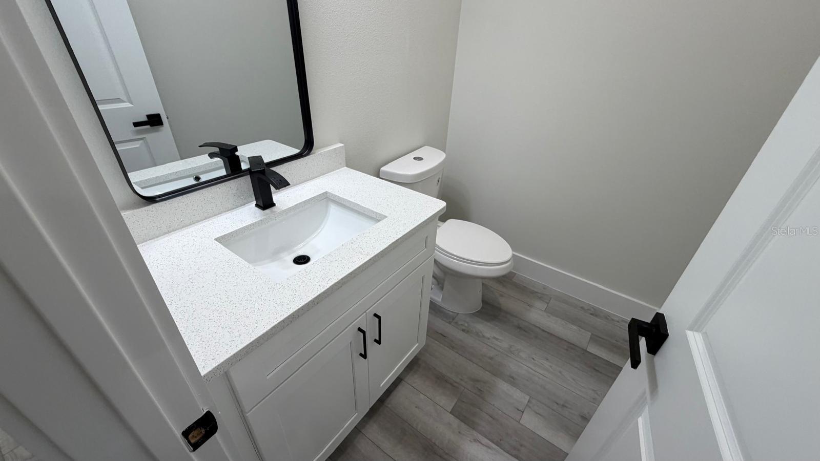 Listing photo id 8 for 13222 Irwin Drive