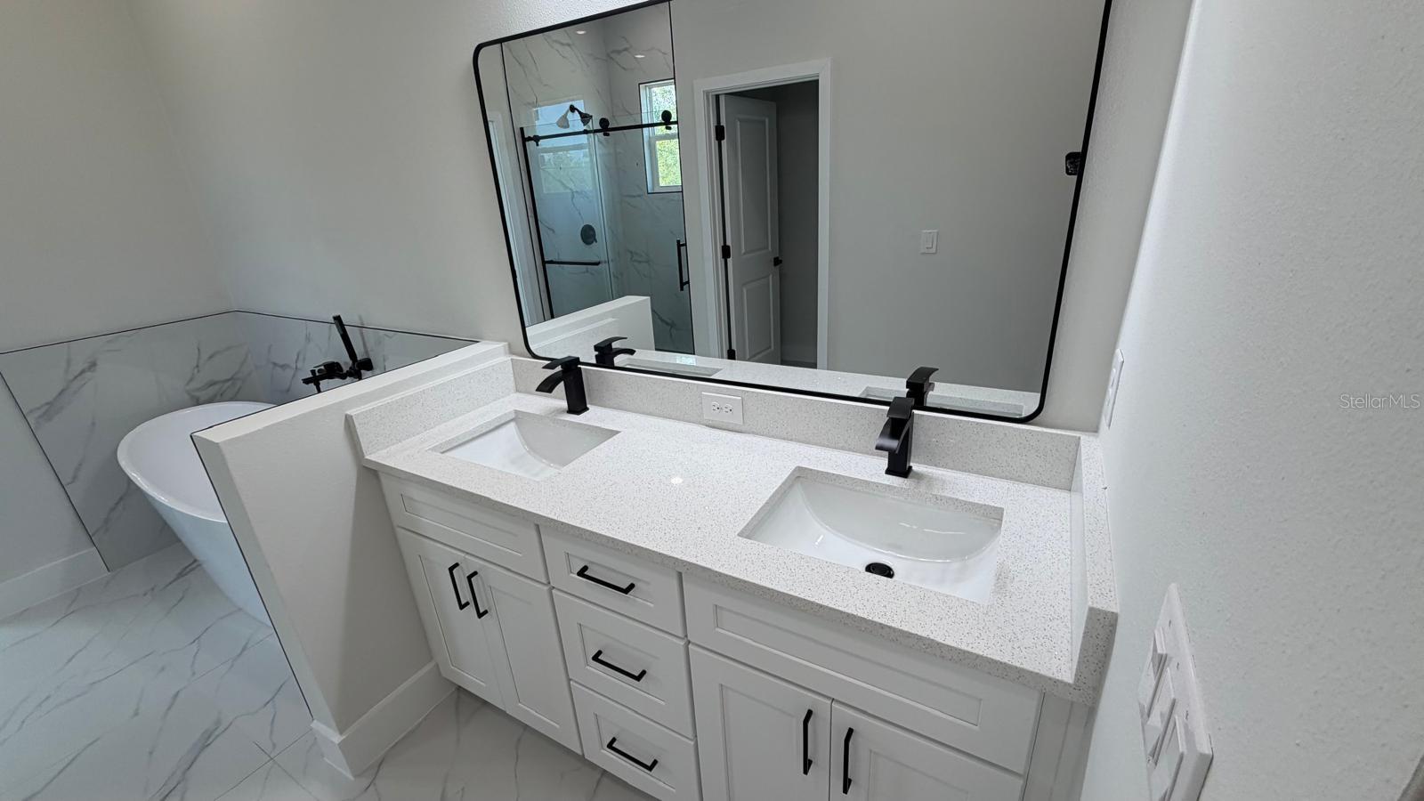 Listing photo id 20 for 13222 Irwin Drive