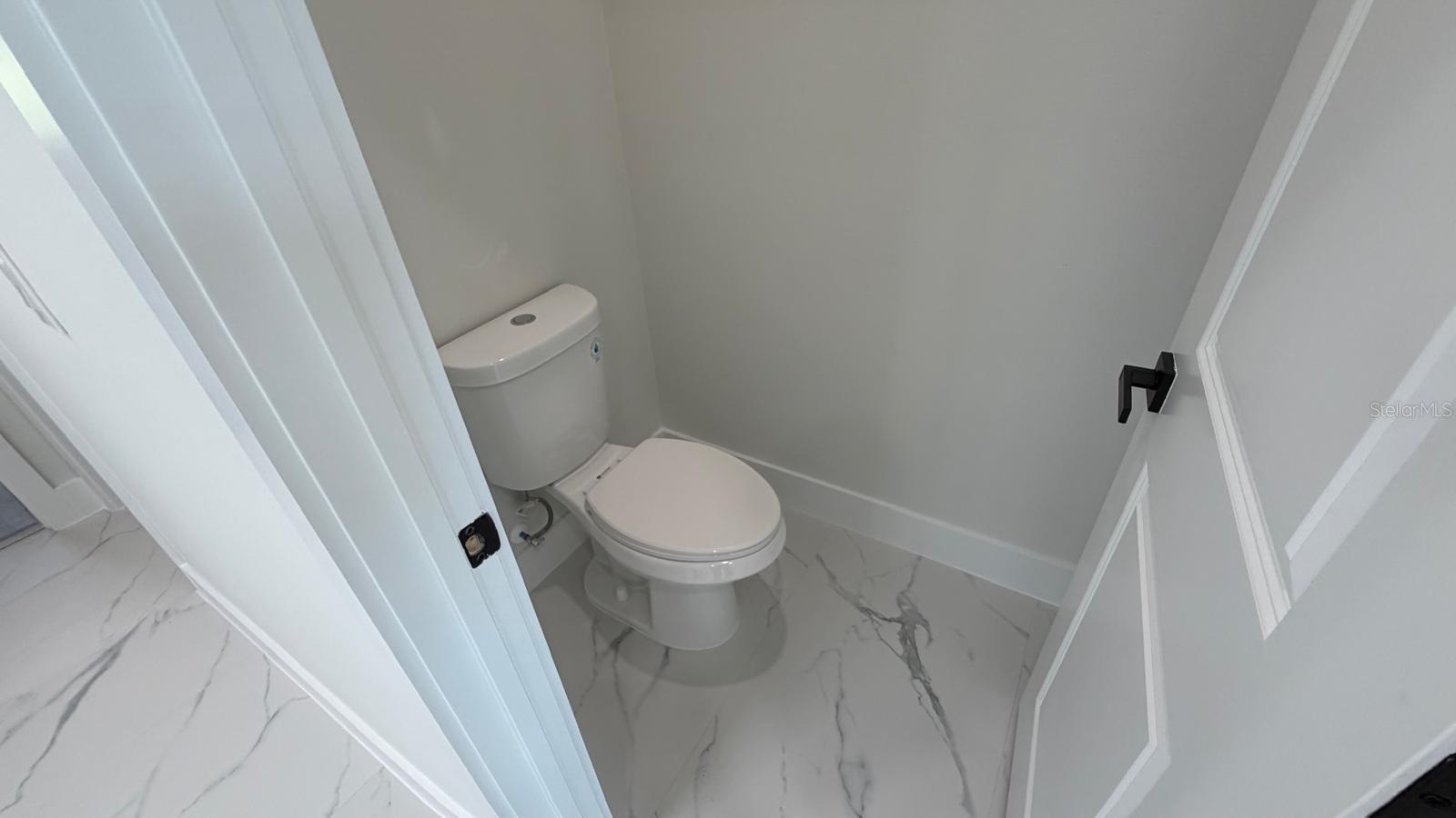 Listing photo id 21 for 13222 Irwin Drive