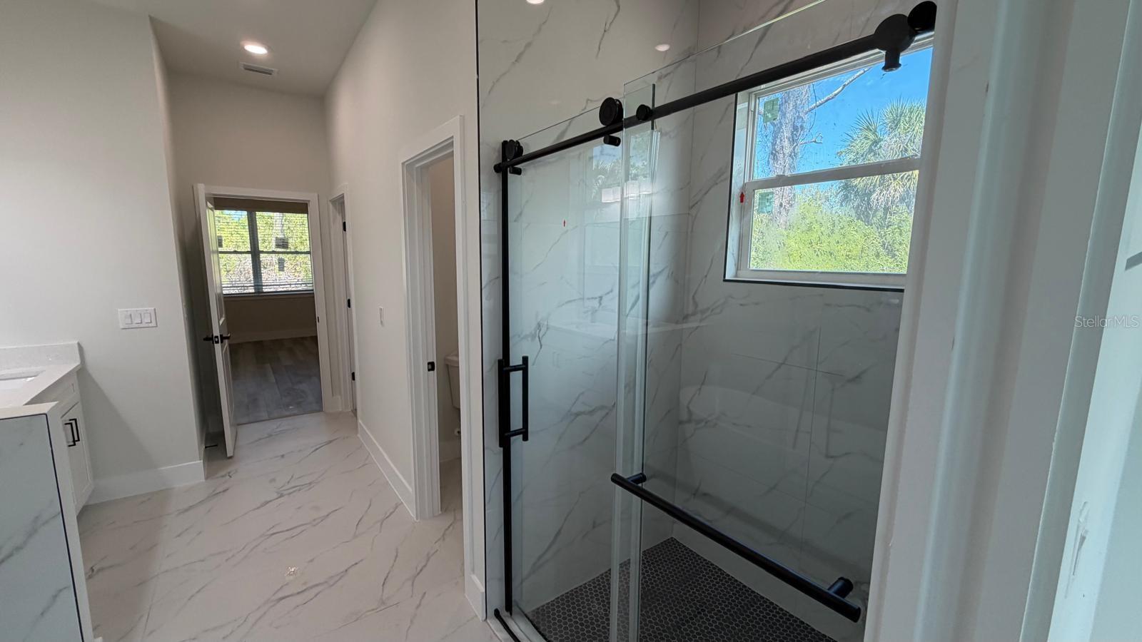 Listing photo id 22 for 13222 Irwin Drive