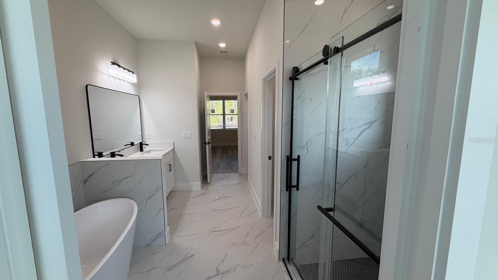 Listing photo id 23 for 13222 Irwin Drive